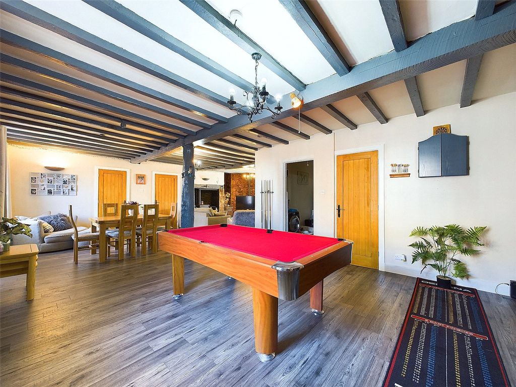 Property photo 2 of 29 Games Room