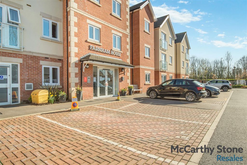 Property photo 1 of 25 8681613-Exterior04.Jpg