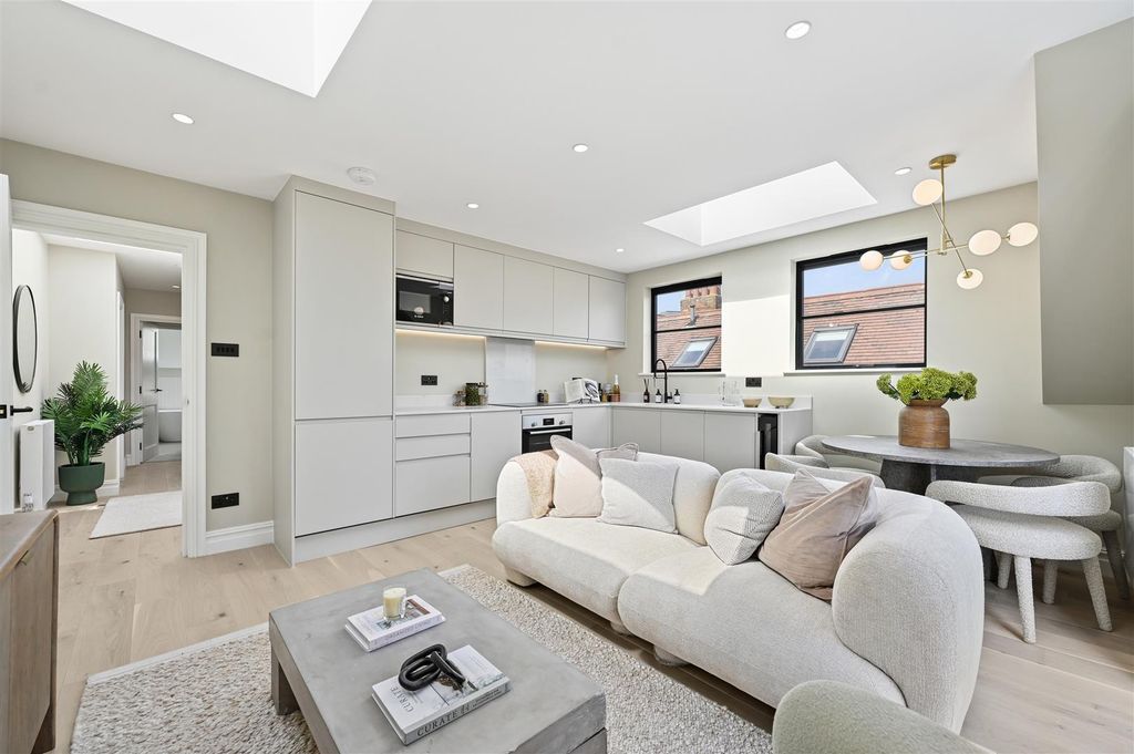 Property photo 3 of 15 Billy - Tff, Woodgrange15 (1).Jpg