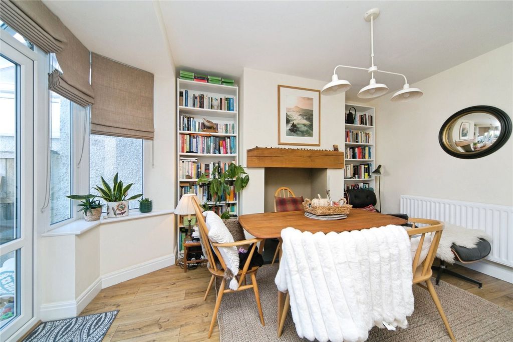 Property photo 3 of 17 Picture No. 06