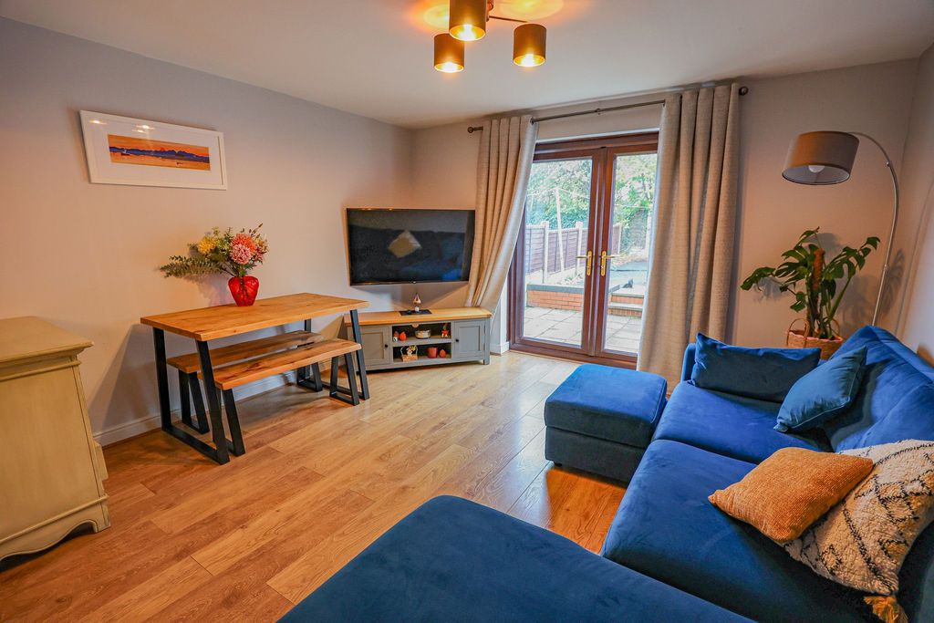 Property photo 2 of 11