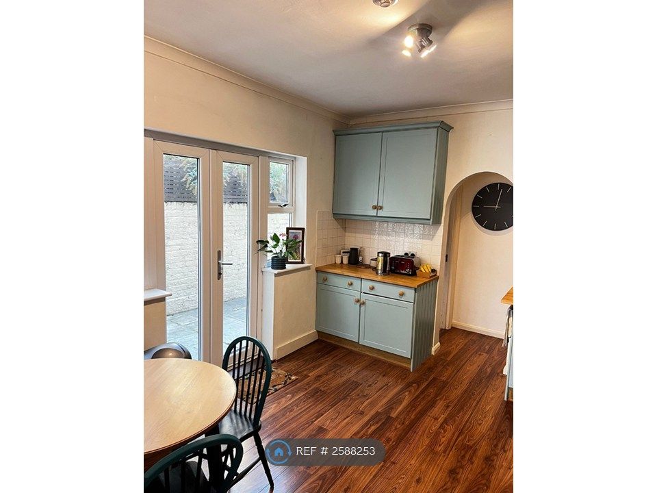 Property photo 3 of 11 Kitchen Diner