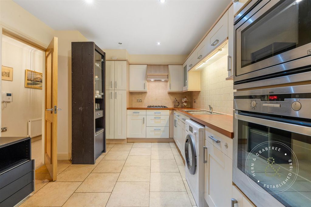 Additional image 6 of 2 bed flat for saleCyncoed Gardens, Cardiff CF23