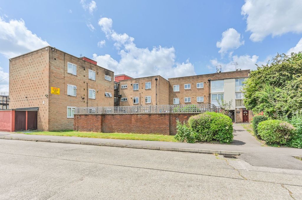 Property photo 2 of 14