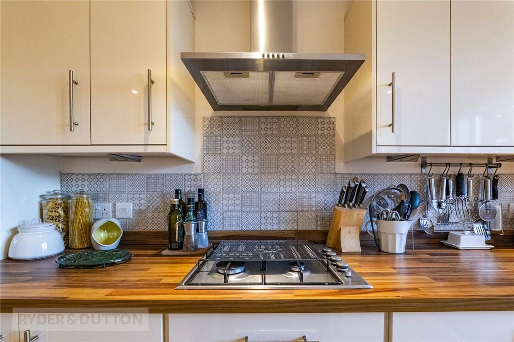 Property photo 3 of 26 Kitchen