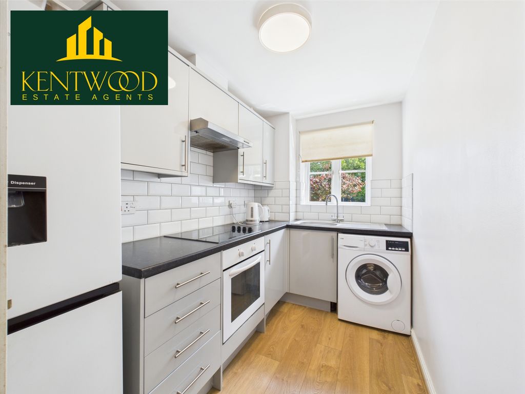 Property photo 2 of 12 Kitchen