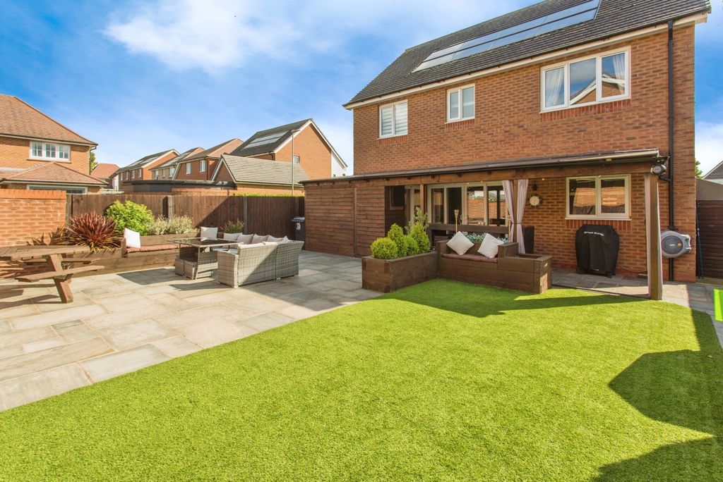 Property photo 2 of 23 Rear Garden