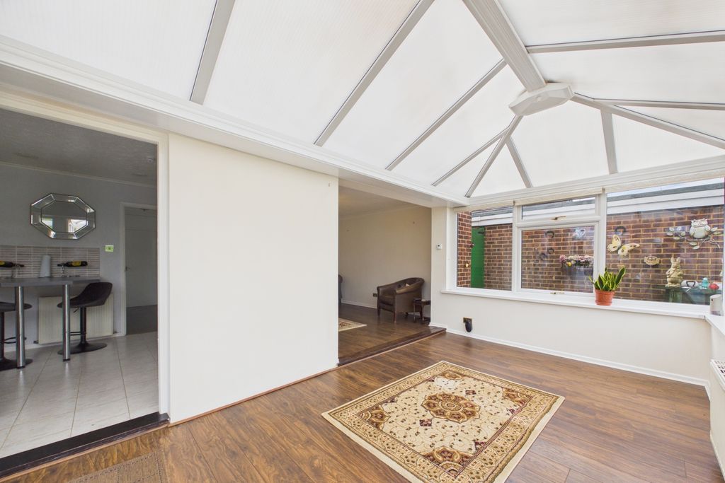 Property photo 2 of 15 Picture No. 26