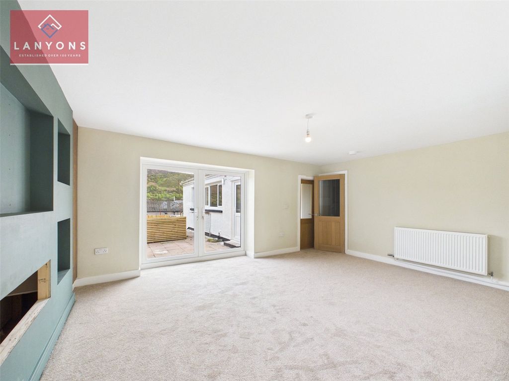 Property photo 3 of 18 Picture No. 08