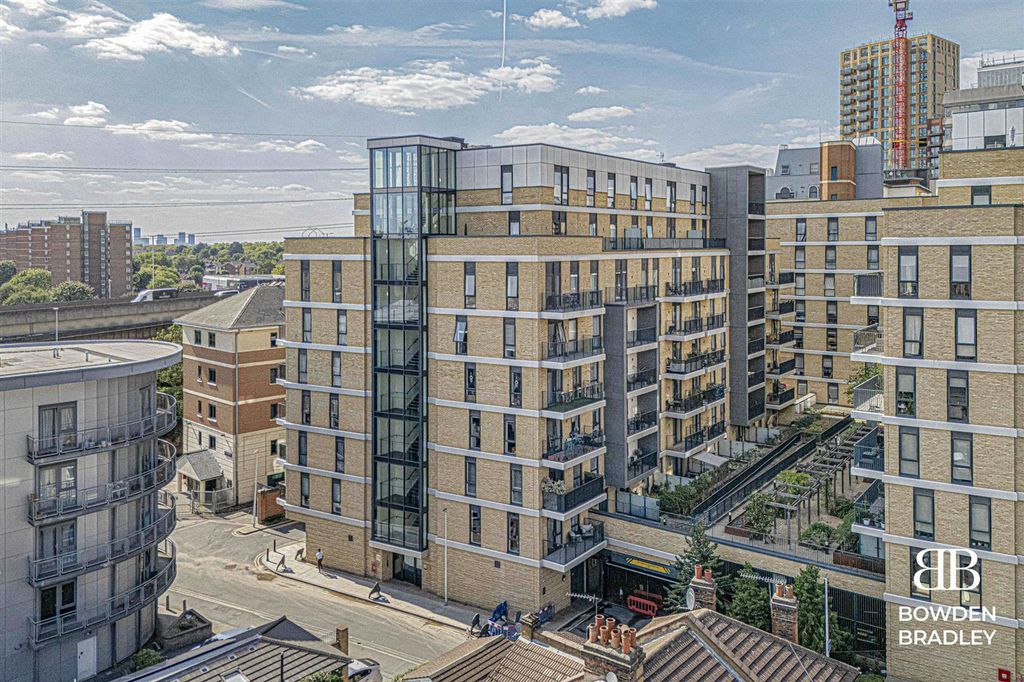 Property photo 2 of 12 Externals