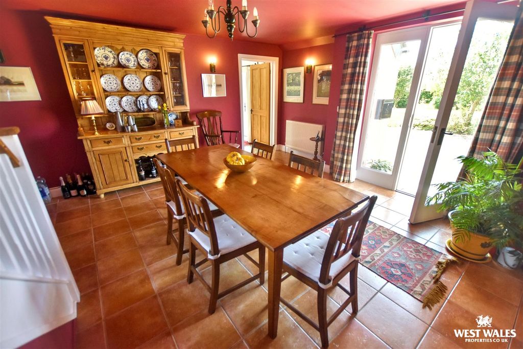 Property photo 2 of 24 16 (10).Jpg