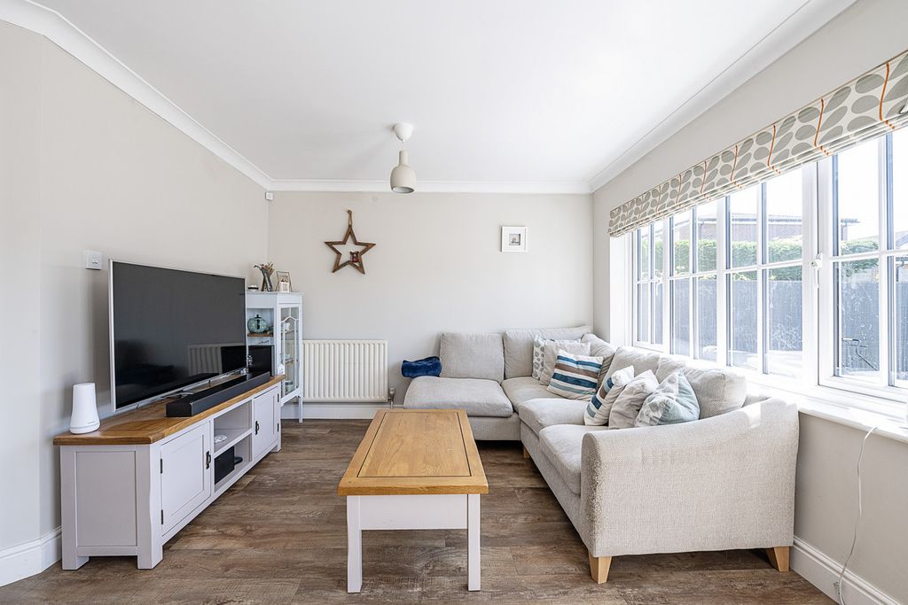 Property photo 2 of 18