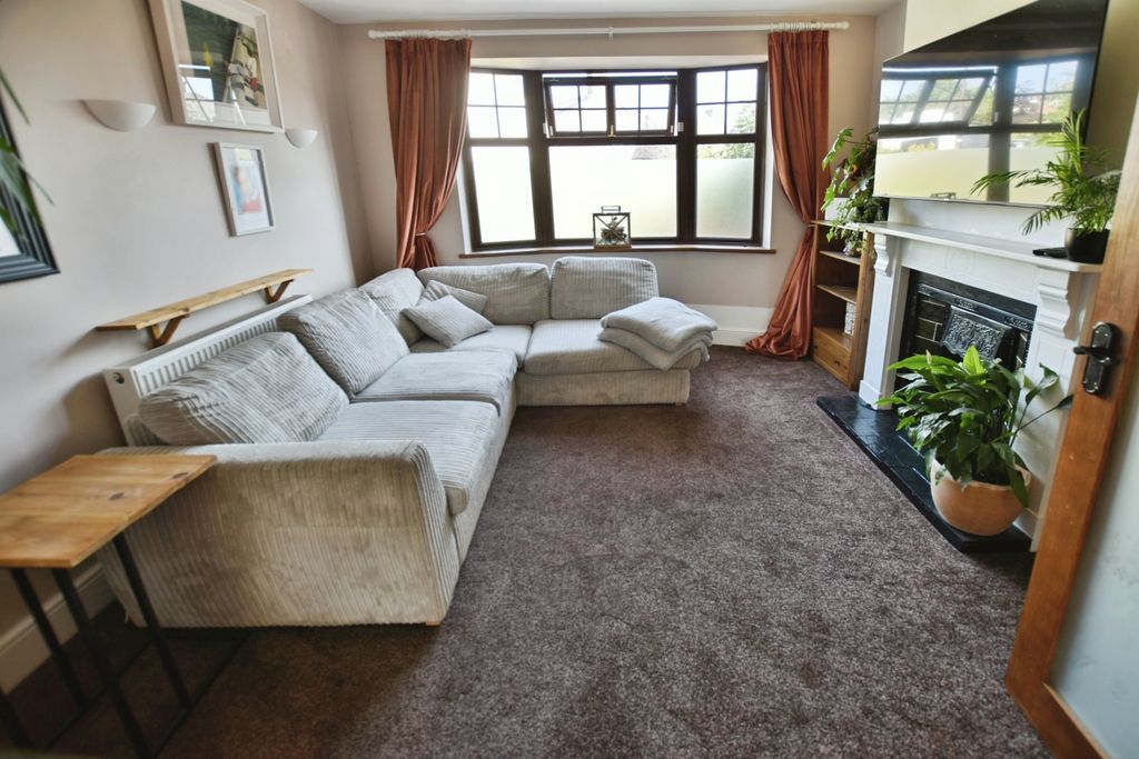 Property photo 2 of 24