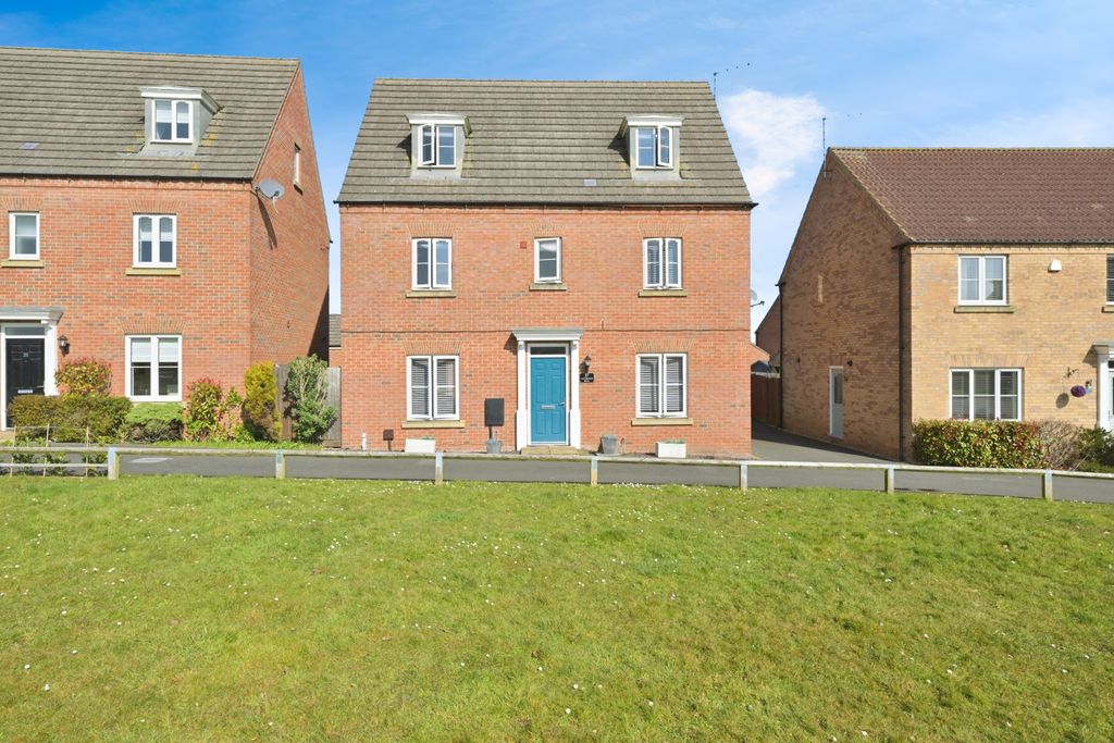 Property photo 2 of 18