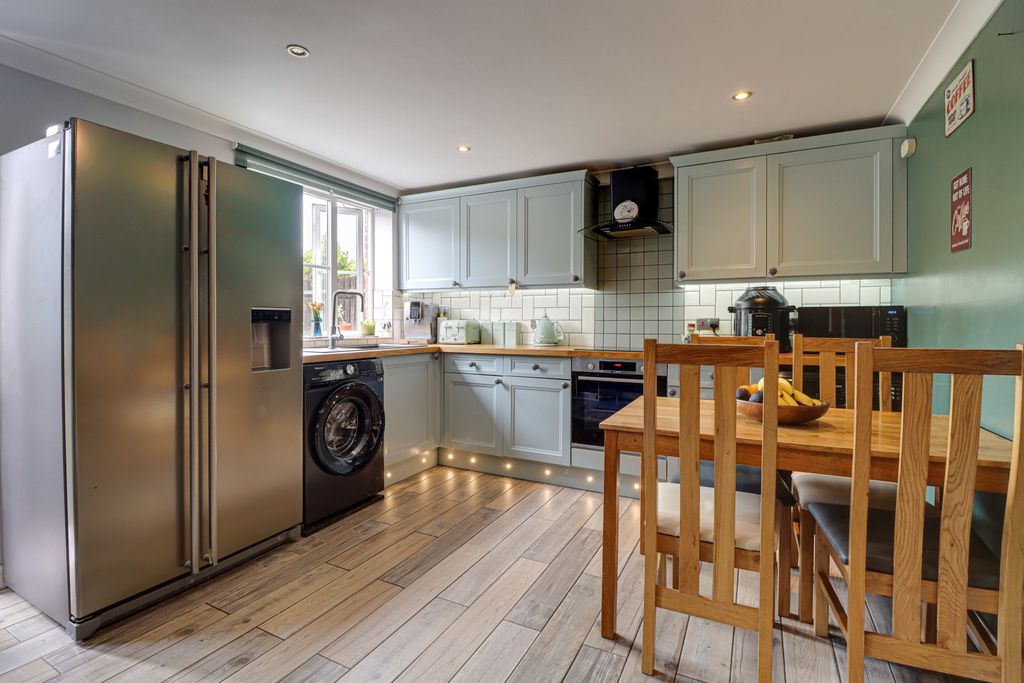 Property photo 3 of 14 Kitchen/Diner