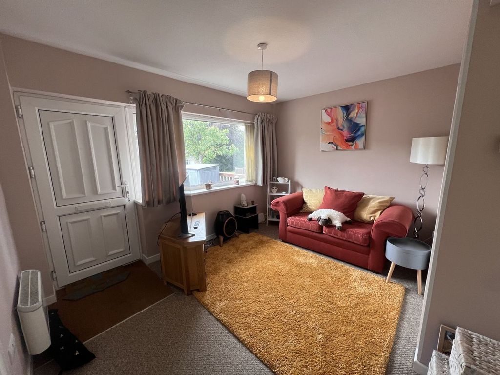 Property photo 2 of 21