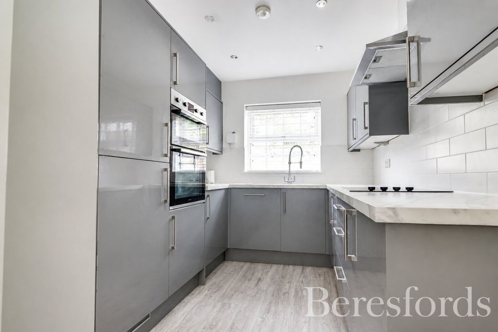 Property photo 2 of 19 Kitchen View 1