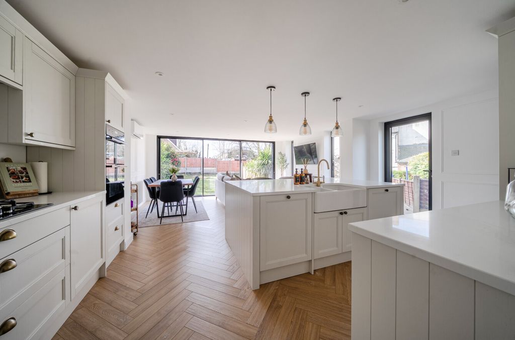 Property photo 2 of 19 1435438-8-69d76Df...