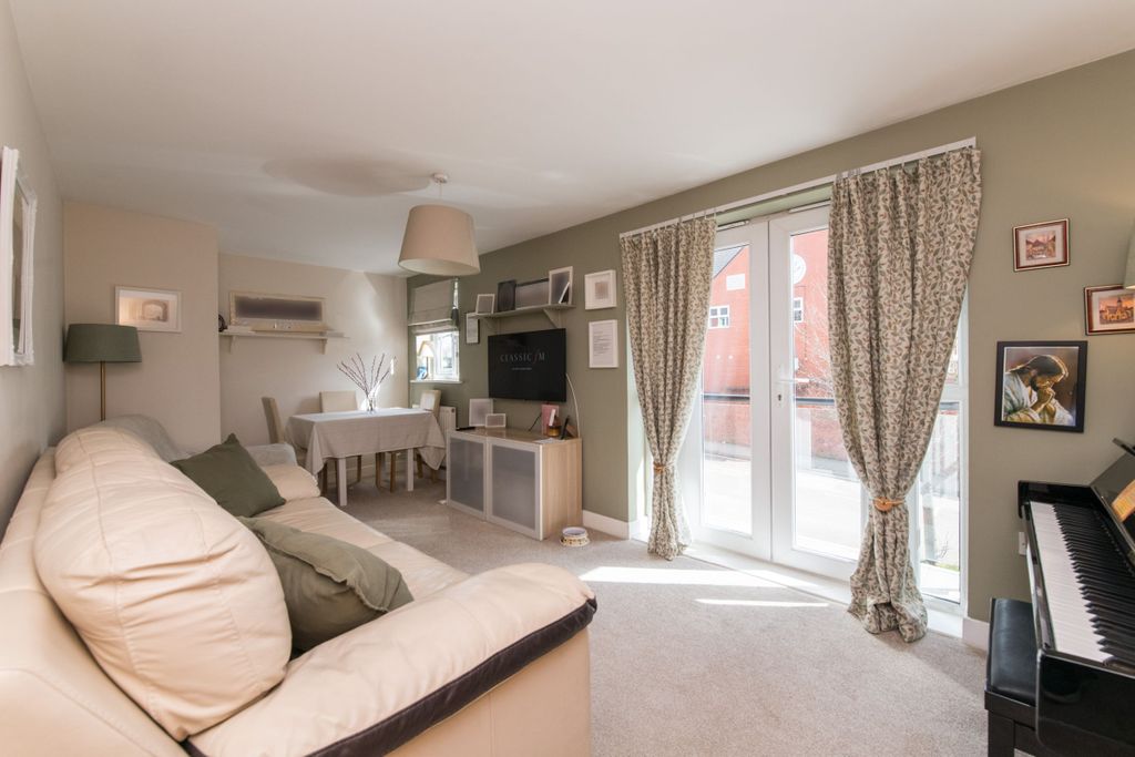 Property photo 2 of 7