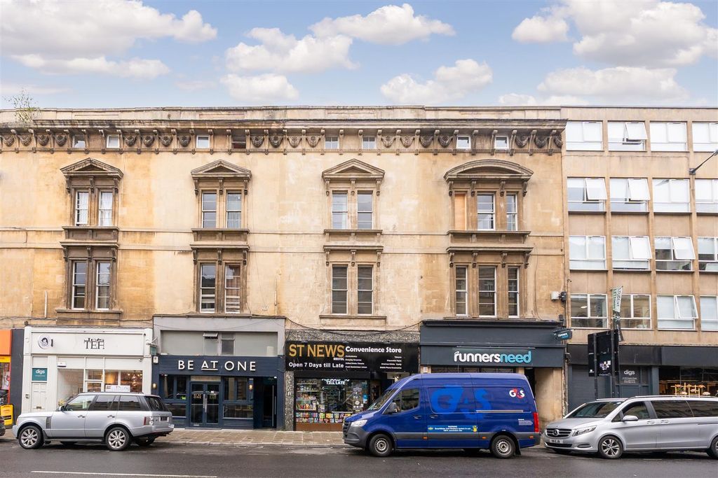Property photo 1 of 11 Flat-2-57-Queens-Road-Bs8-1Ql-31.Jpg