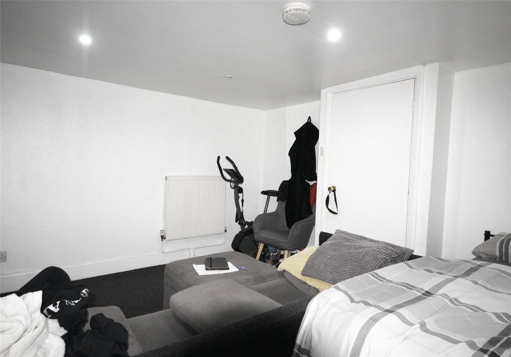 Property photo 3 of 10 Picture No. 06