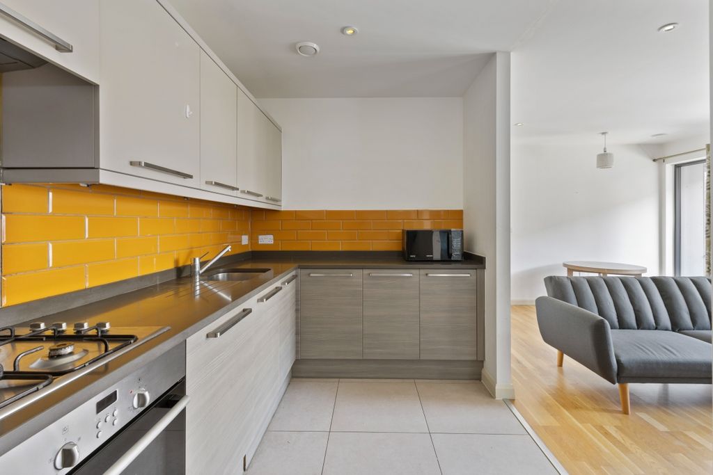 Property photo 3 of 30 96749_Flat 25 Pal...