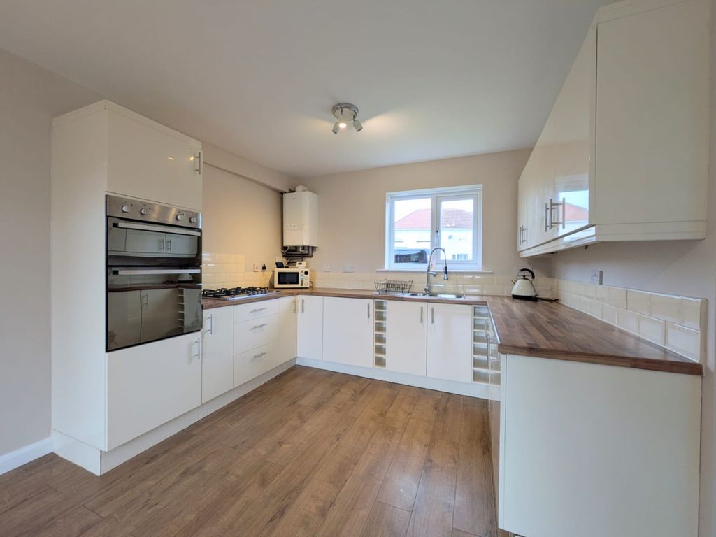 Property photo 2 of 11 B26A98A4-Bb50-405A-93A4-775Bc4F922d4