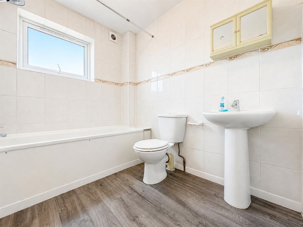 Property photo 3 of 6 Bathroom/ WC