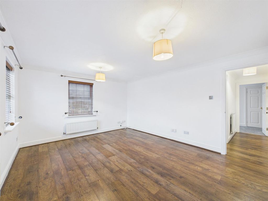 Property photo 2 of 10 Cam02435G0-Pr0107-Still011.Jpg