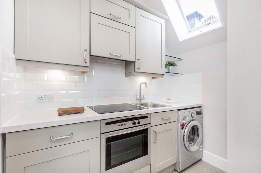 Property photo 2 of 12 Kitchen