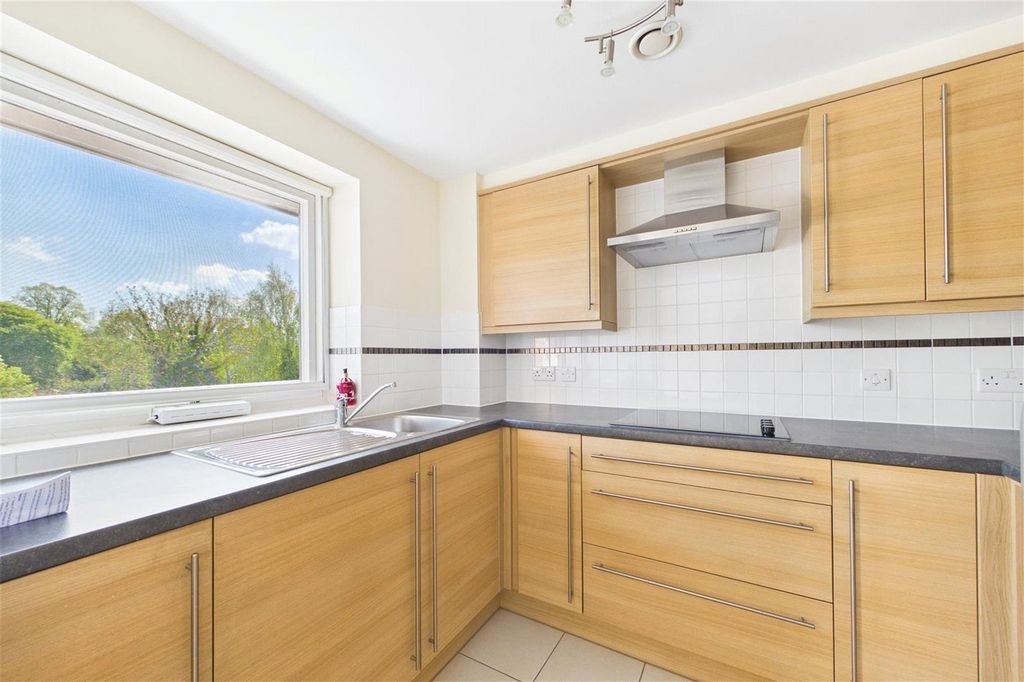 Property photo 2 of 11 Kitchen