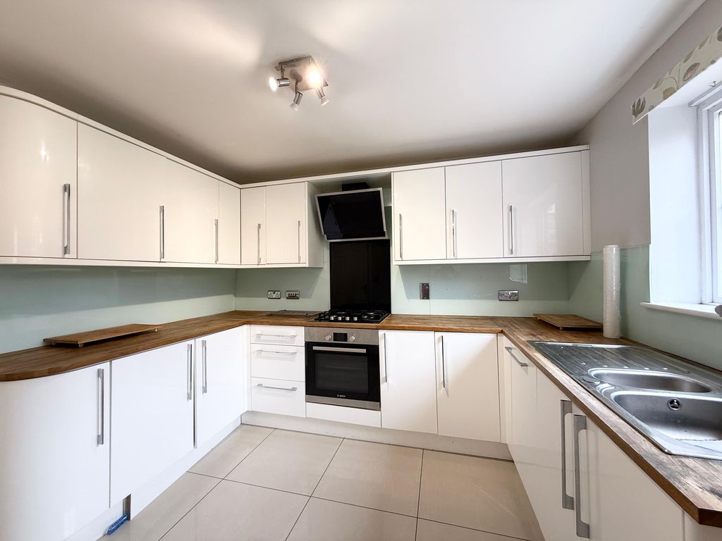 Property photo 3 of 21 Image