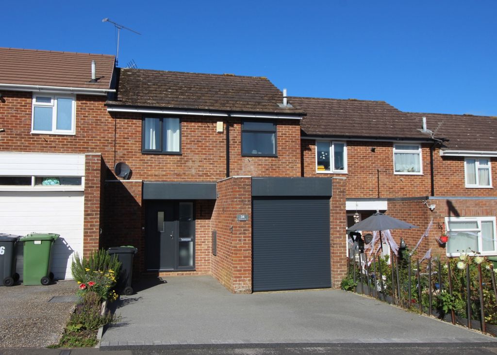 Property photo 1 of 1 34 Woodside