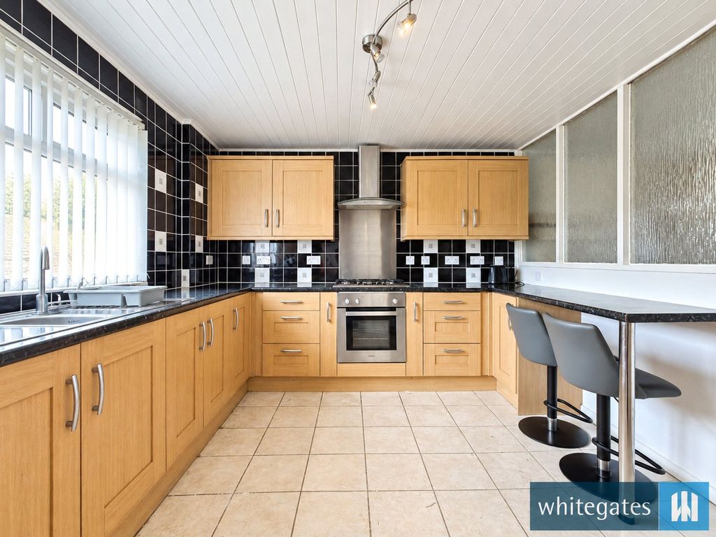 Property photo 2 of 14 Picture No. 17