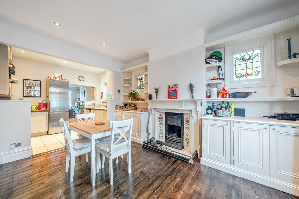 Property photo 2 of 12 Picture No. 19