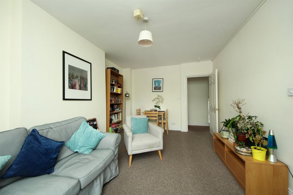 Property photo 3 of 9