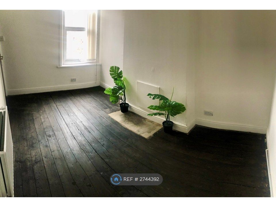 Property photo 3 of 9 Bedroom1