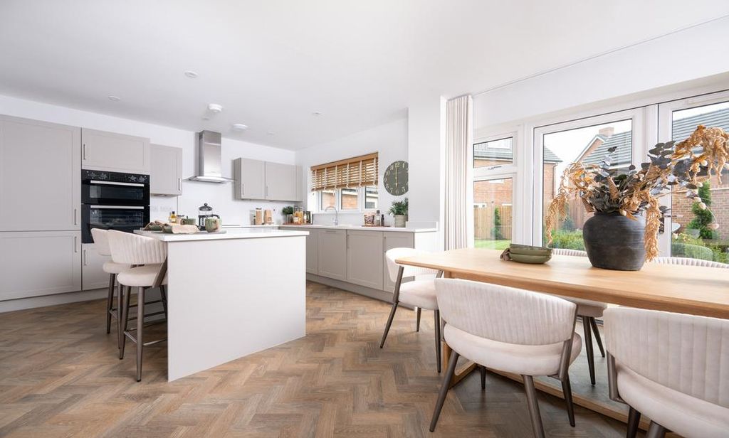 Property photo 2 of 8 Dandara - Zoopla -