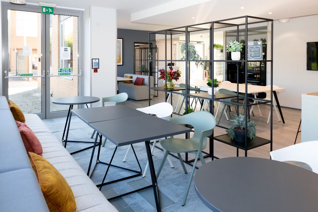 Property photo 3 of 11 Breakout Area