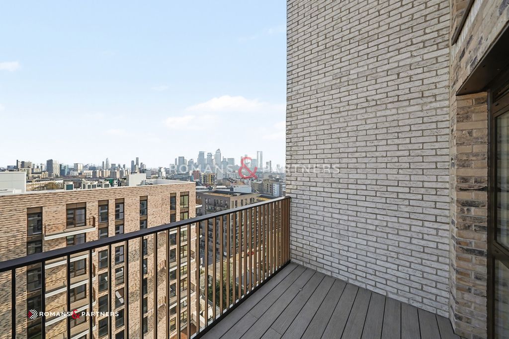 Property photo 3 of 21