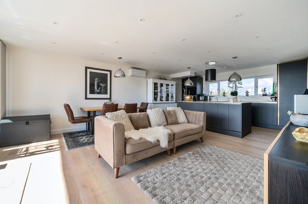 Property photo 3 of 17 1278610 (2).Jpg