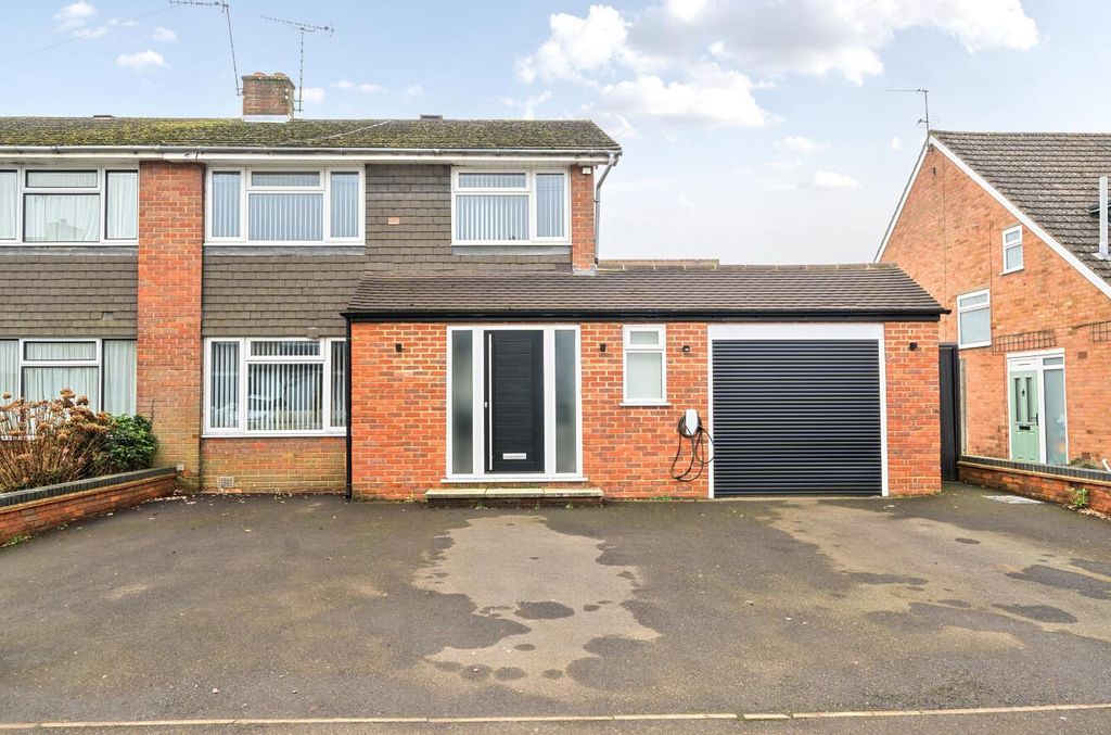 Property photo 1 of 18 Davidson Frost-Wellings, Dfw, Croft Lane, Chipperf