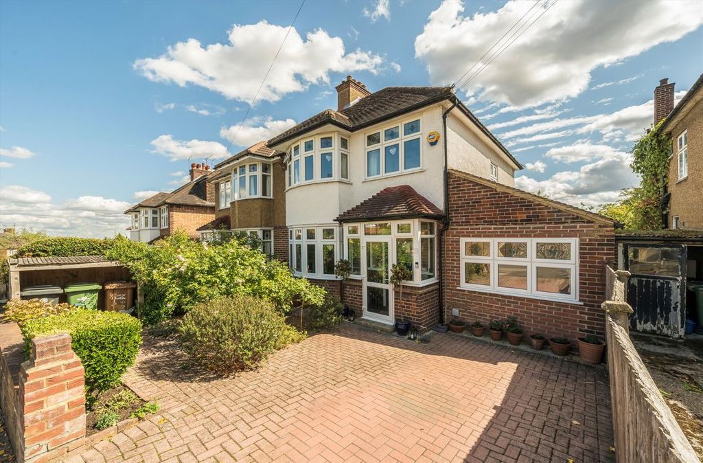 Property photo 1 of 11