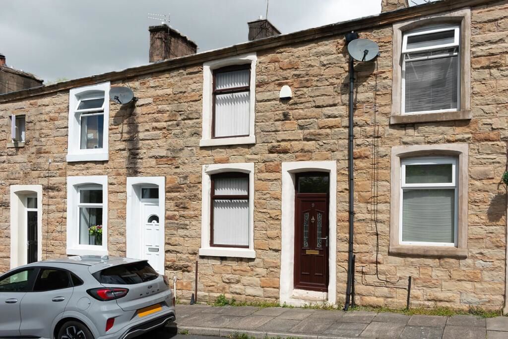 Property photo 1 of 12