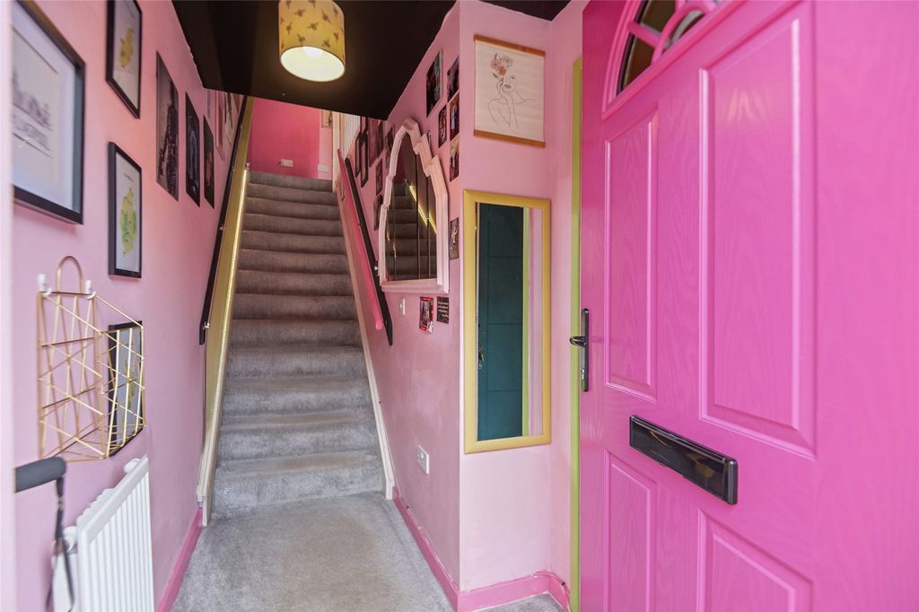 Property photo 2 of 21 Picture No. 02