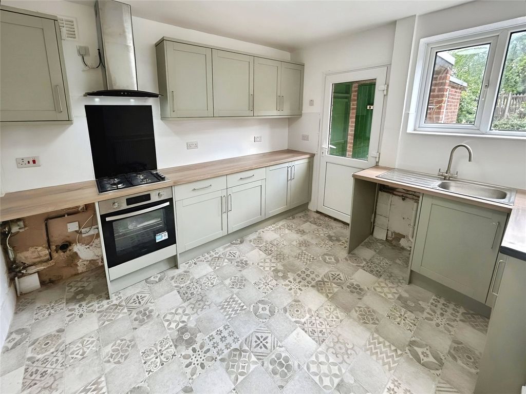 Property photo 2 of 19 Kitchen