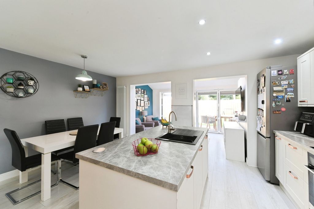 Property photo 3 of 20 Pbox-Img.Jpg