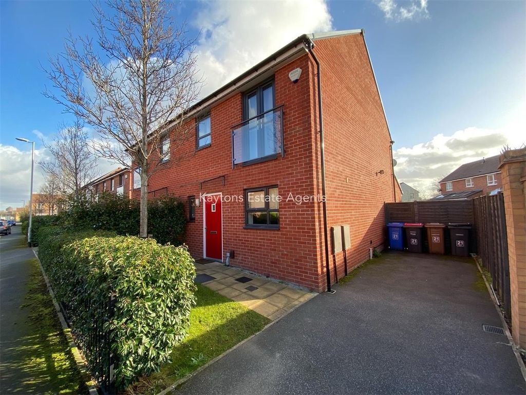 Property photo 1 of 12