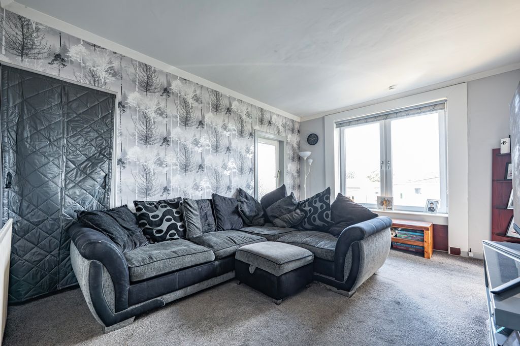 Property photo 2 of 26