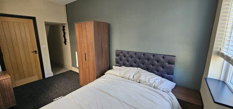 Property photo 2 of 10 Bright And Tidy Double Bedroom Featuring A Comfort...